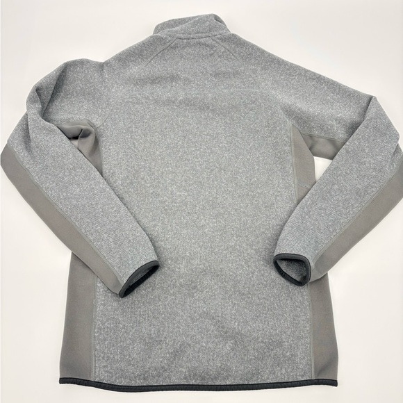 Patagonia Men's Gray sweater Jacket - Picture 6 of 6